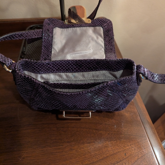 Michael Kors purple 💜 leather snakeskin print crossbody - Picture 7 of 15